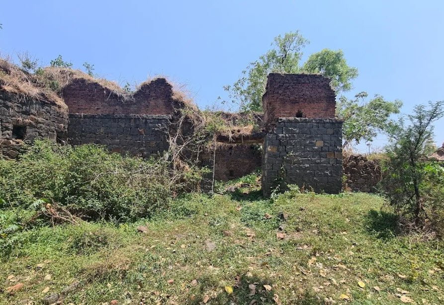 Nandoshi Fort, Satara, Maharashtra - Vushii.com